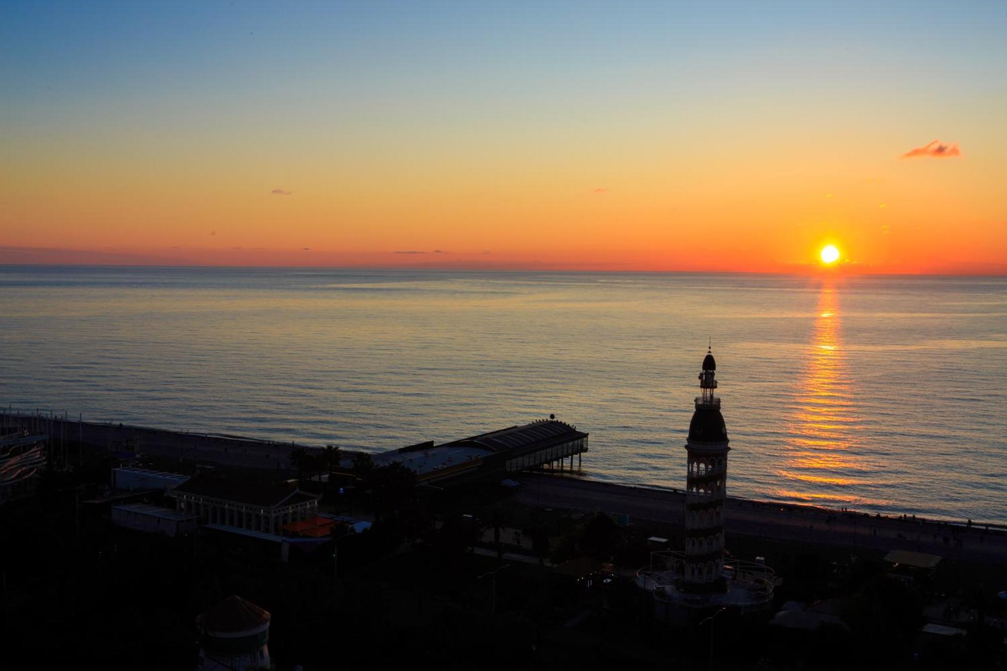 Best Location Apartments In Batumi Exterior foto